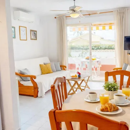 Estudio Flor De Jazmin Parejas A 100m Del Mar By Family Homes